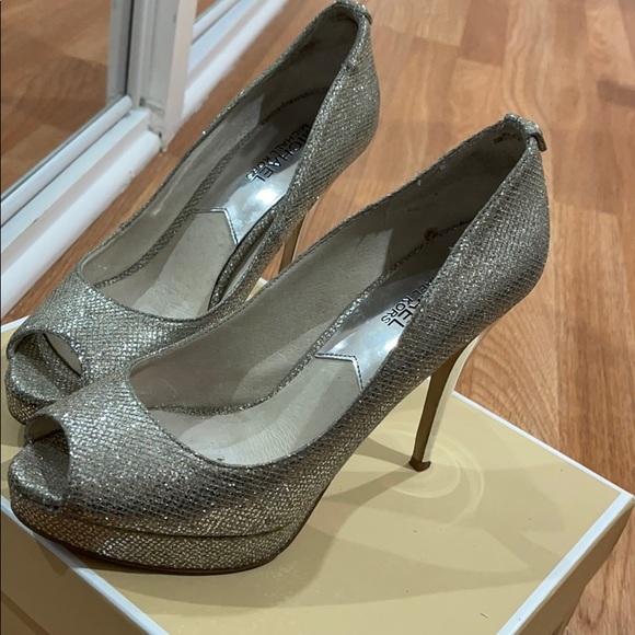 Michael kors shoes - Picture 4 of 4